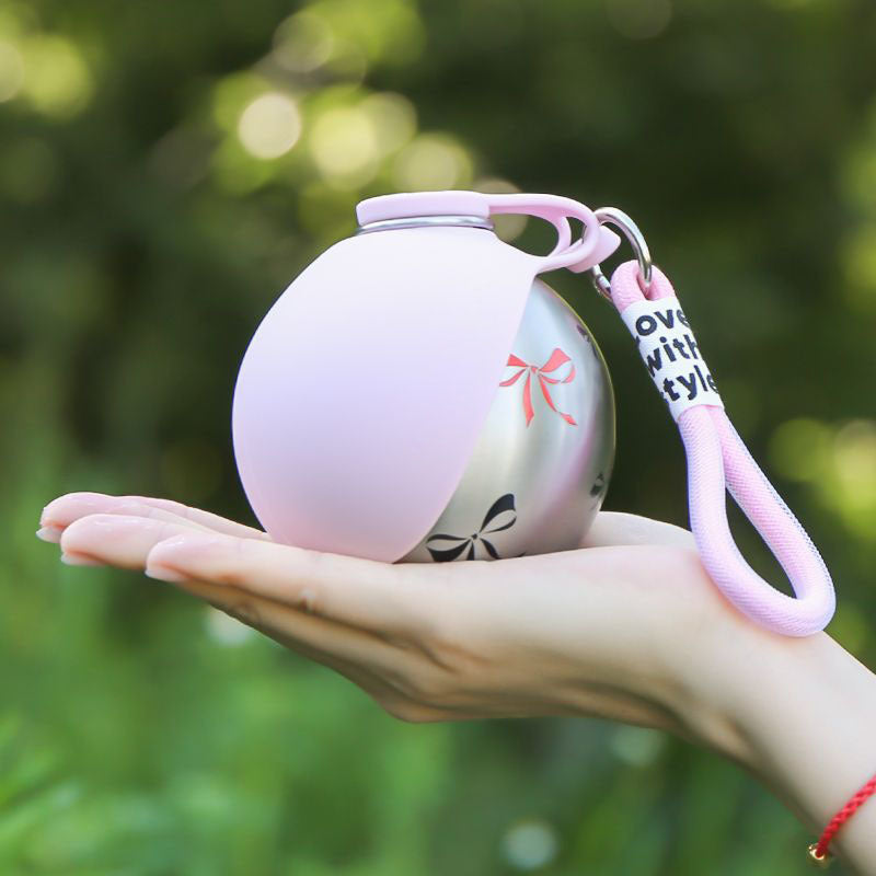 Portable water bottle for dogs going out